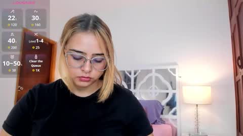 Mikaela blondie bigass online show from 25, 11, 2025