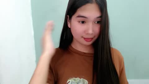 Snapshot of mikayla_slut chatting on 8, 9, 2025 Kyla online show from 8, 9, 2025