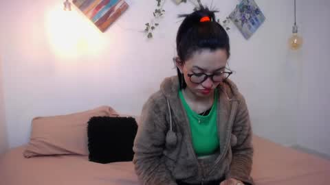 Snapshot of mikaza_akerman chatting on 13, 5, 2026 mikaza online show from 13, 5, 2026