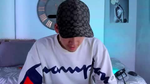 Mike 0233 online show from 7, 1, 2025