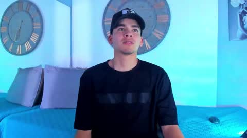 Mike 0233 online show from 8, 1, 2025