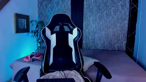 Mike 0233 online show from 13, 9, 2025