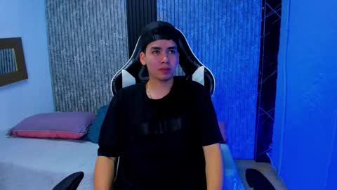 Mike 0233 online show from 18, 12, 2025