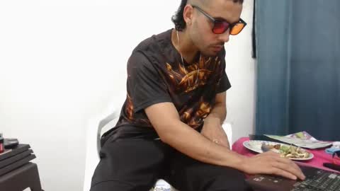 mike_leonrey22 online show from 28, 11, 2025