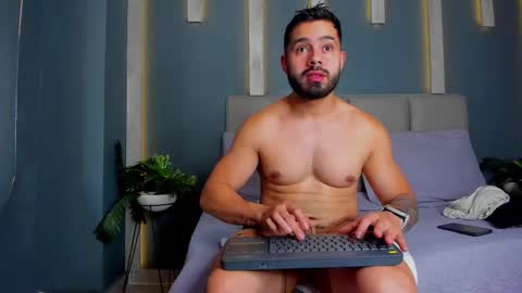 Snapshot of mikeblare chatting on 28, 12, 2024 Mike Blare online show from 28, 12, 2024