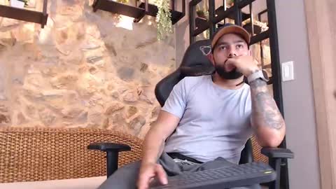 Snapshot of mikeblare chatting on 17, 1, 2025 Mike Blare online show from 17, 1, 2025