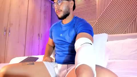 Mikeee online show from 6, 4, 2026