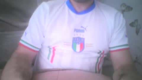 Snapshot of mikehockishuge9 chatting on 30, 11, 2025 mikehockishuge9 online show from 30, 11, 2025