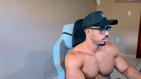 Snapshot of mikehotk chatting on 23, 10, 2025 mikehotk online show from 23, 10, 2025