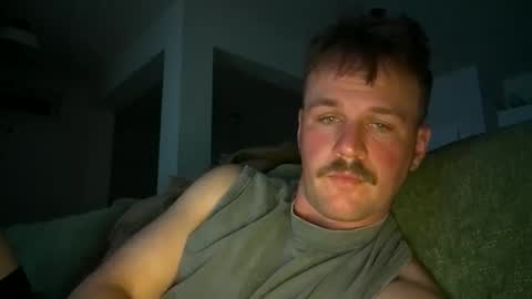 Snapshot of mikey_em chatting on 12, 4, 2026 mikey_em online show from 12, 4, 2026