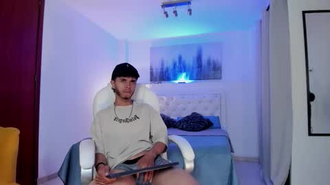 Snapshot of mikhellennox chatting on 7, 1, 2026 Mikhel online show from 7, 1, 2026