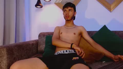 Snapshot of mikhellennox chatting on 10, 1, 2026 Mikhel online show from 10, 1, 2026