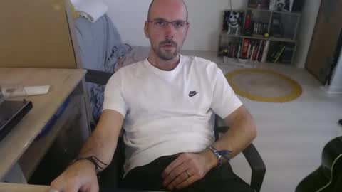 Snapshot of mikmik91 chatting on 31, 10, 2025 mikmik91 online show from 31, 10, 2025