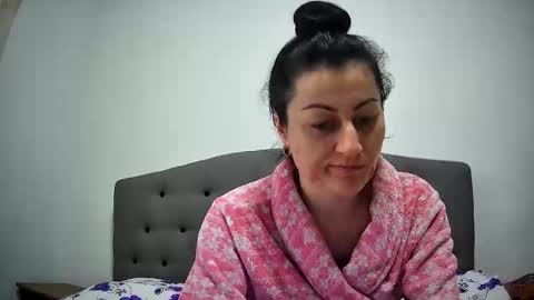 Mikyloveu online show from 28, 4, 2026