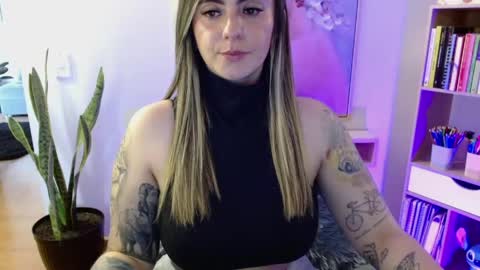 Snapshot of mila23_ chatting on 29, 5, 2026 Camila online show from 29, 5, 2026
