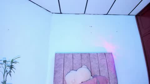 Snapshot of mila_1wood chatting on 6, 5, 2026 mila_1wood online show from 6, 5, 2026