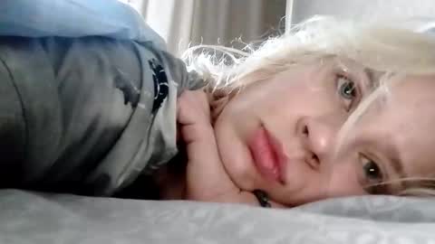Snapshot of mila_420 chatting on 25, 10, 2025 Mila 420 online show from 25, 10, 2025