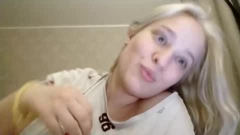 Snapshot of mila_420 chatting on 29, 3, 2026 Mila 420 online show from 29, 3, 2026