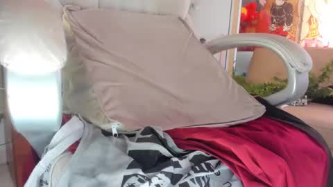 Mila Dash online show from 25, 9, 2025