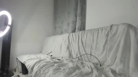 Mila Dash online show from 18, 12, 2025