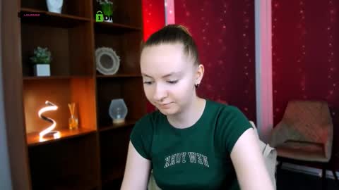 mila_glow online show from 2, 12, 2025