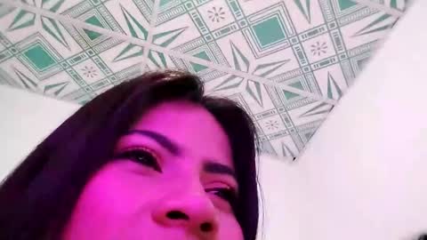 Snapshot of mila_rey25_ chatting on 17, 9, 2025 laura online show from 17, 9, 2025