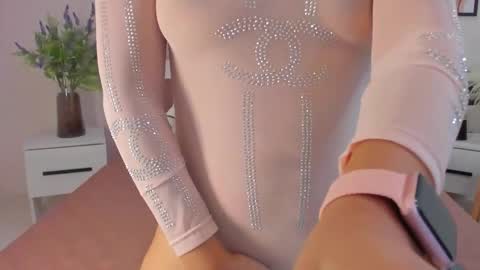 mila_santanaa online show from 12, 5, 2026