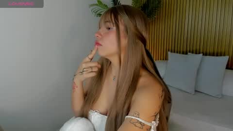 milaack_ online show from 7, 4, 2026