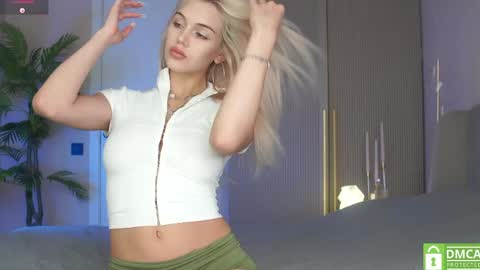 Mila and u can call me sweet bunny online show from 8, 5, 2026