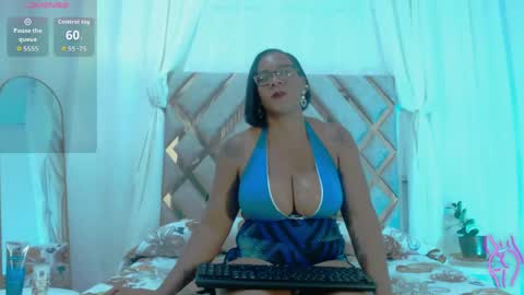 MilaMonroeXX online show from 14, 5, 2026
