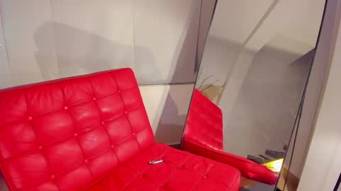 Milane online show from 4, 1, 2025