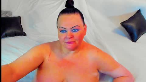 Snapshot of milanabiegert chatting on 29, 12, 2024 Lana online show from 29, 12, 2024