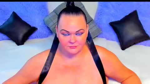 Snapshot of milanabiegert chatting on 5, 11, 2025 Lana online show from 5, 11, 2025