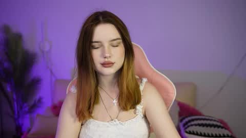 Snapshot of milanamoons chatting on 13, 9, 2025 milanamoons online show from 13, 9, 2025