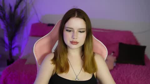 Snapshot of milanamoons chatting on 5, 10, 2025 milanamoons online show from 5, 10, 2025