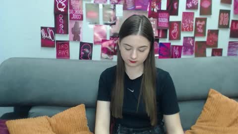 Snapshot of milanaroz chatting on 27, 3, 2026 milanaroz online show from 27, 3, 2026