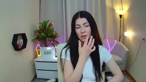 Snapshot of milasecretsss chatting on 17, 4, 2026 milasecretsss online show from 17, 4, 2026