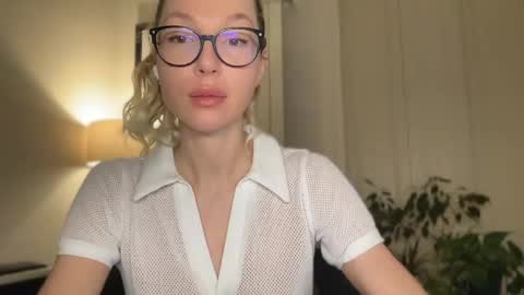 Mila online show from 19, 5, 2026