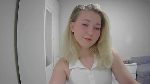 Milena new nonude shy blonde natural online show from 21, 11, 2025