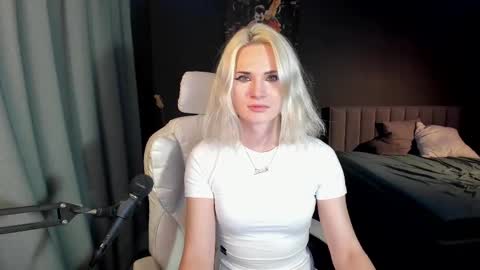 Snapshot of milena_marshmallows chatting on 24, 2, 2025 Milena online show from 24, 2, 2025