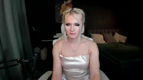 Snapshot of milena_marshmallows chatting on 5, 3, 2025 Milena online show from 5, 3, 2025
