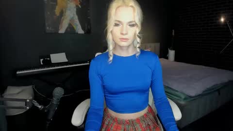 Snapshot of milena_marshmallows chatting on 29, 9, 2025 Milena online show from 29, 9, 2025