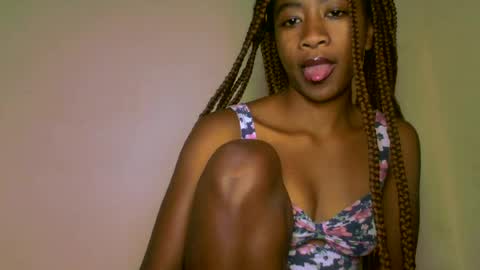 Snapshot of milennah chatting on 7, 6, 2026 milennah online show from 7, 6, 2026
