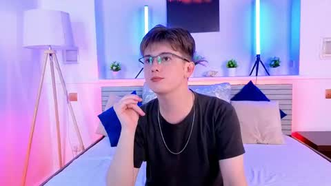 Snapshot of miless_cooper chatting on 1, 5, 2026 Miles online show from 1, 5, 2026