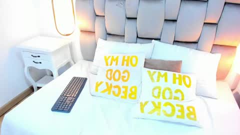miley jones  online show from 27, 5, 2026