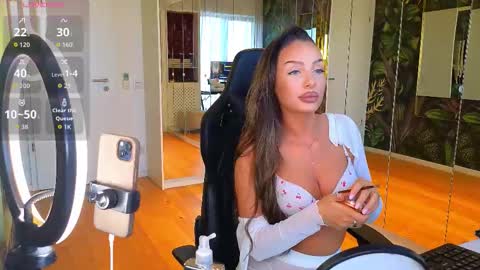 Miley Sin online show from 11, 2, 2026