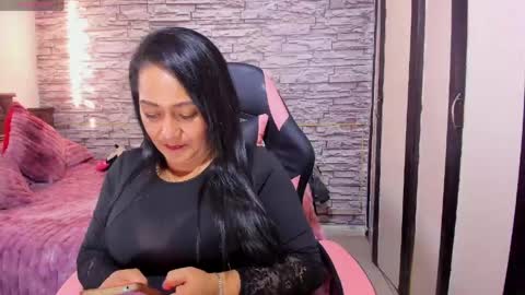 Julianna online show from 6, 5, 2026
