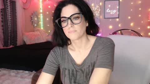 Snapshot of milf_lacey chatting on 26, 12, 2024 Milf Lacey online show from 26, 12, 2024