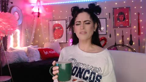 Snapshot of milf_lacey chatting on 12, 1, 2025 Milf Lacey online show from 12, 1, 2025