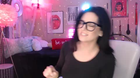 Snapshot of milf_lacey chatting on 17, 2, 2025 Milf Lacey online show from 17, 2, 2025